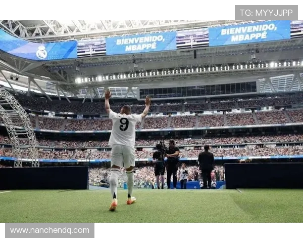 楚阿梅尼迎来西甲第100场里程碑之战 成为皇马中场新核心 楚阿梅尼迎来西甲第100场里程碑之战 成为皇马中场新核心